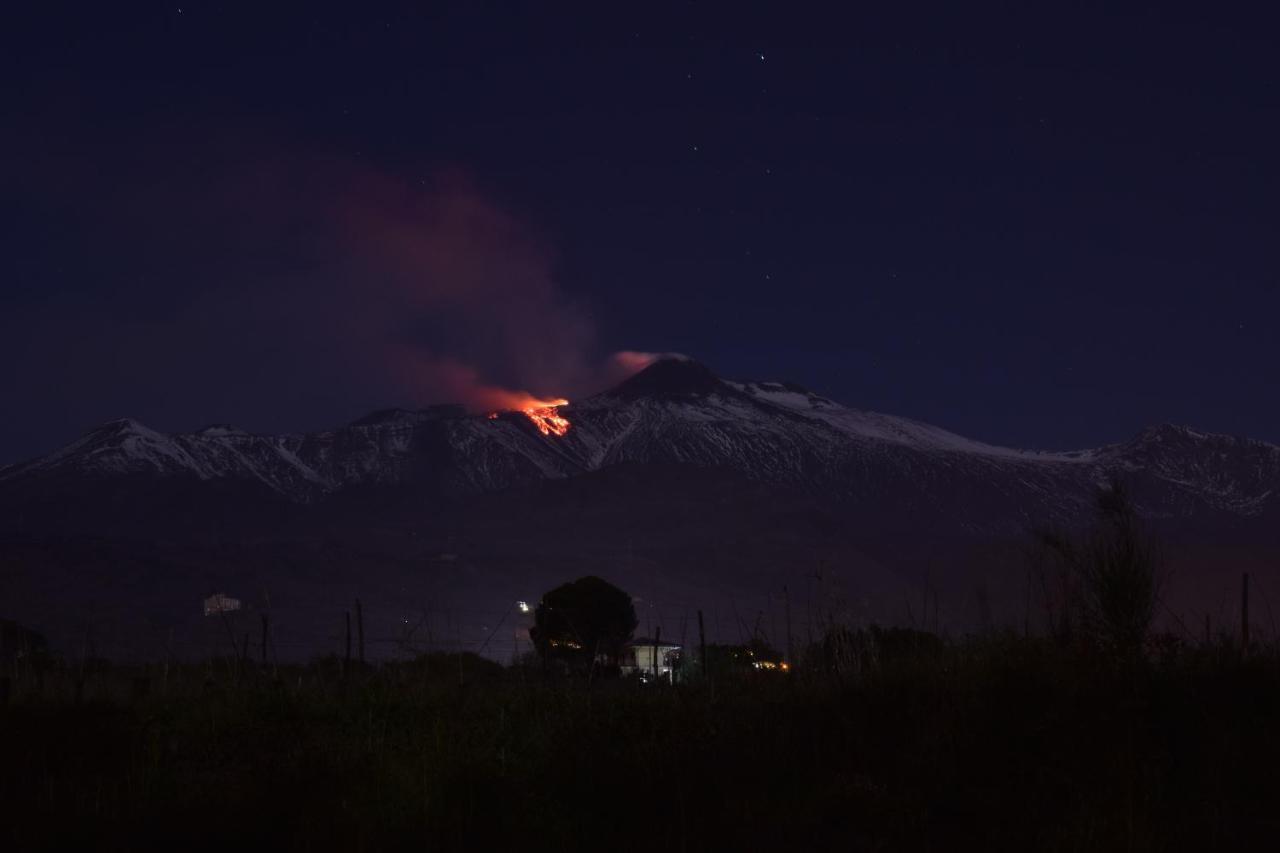 Etna Tra Le Querce Villa Santa Venerina Exterior photo